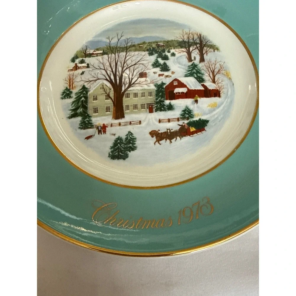 Avon Christmas Plates 1973 First Edition 1975 Enoch Wedgwood England Set of 2